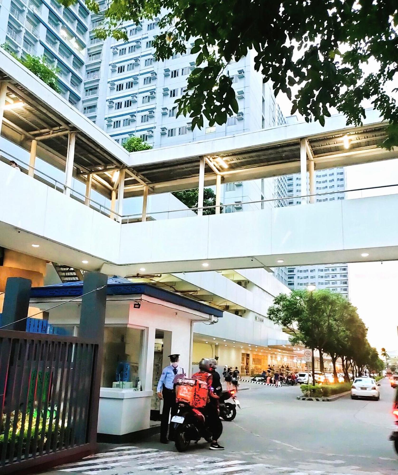 Grass Residences Rendezvous Sm North Edsa Qc 马尼拉 外观 照片